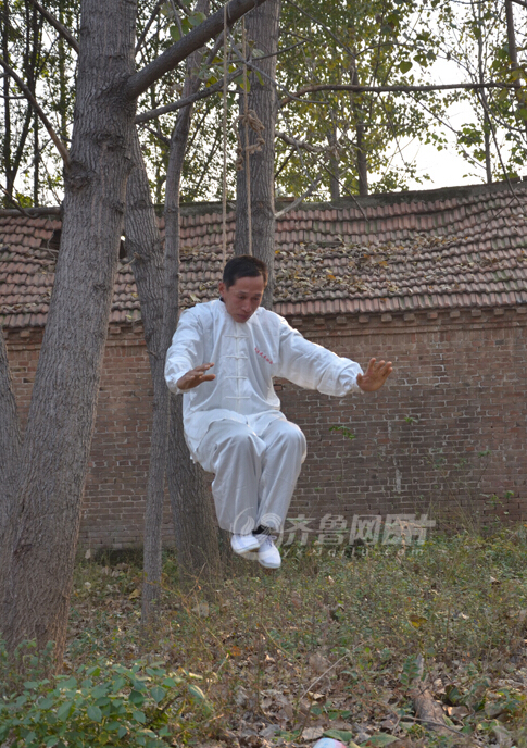 山东武术达人修炼“仙人挂画” 独门绝技濒临失传