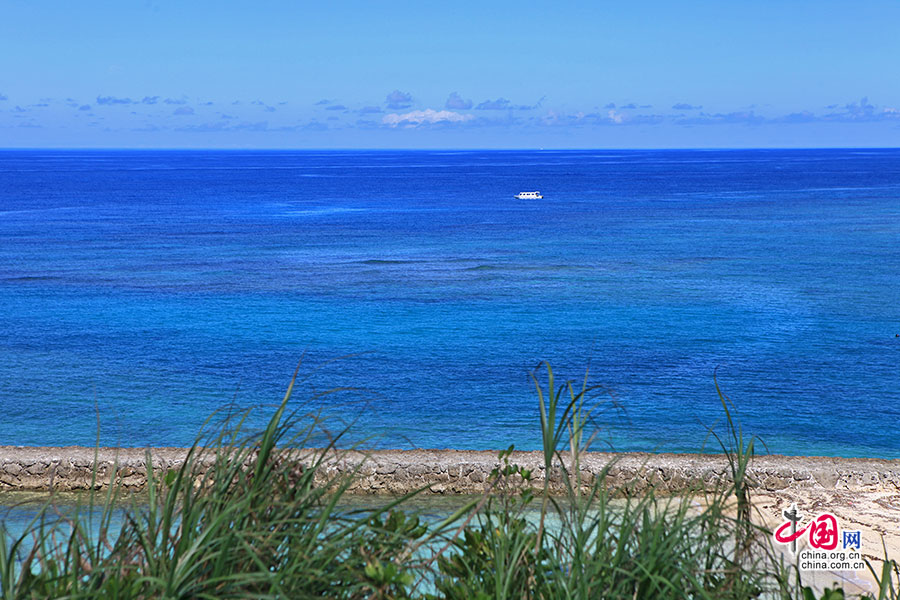 太平洋中的一叶游艇