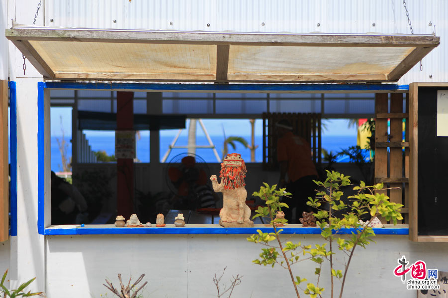 雪盐工房窗台上的琉璃狮