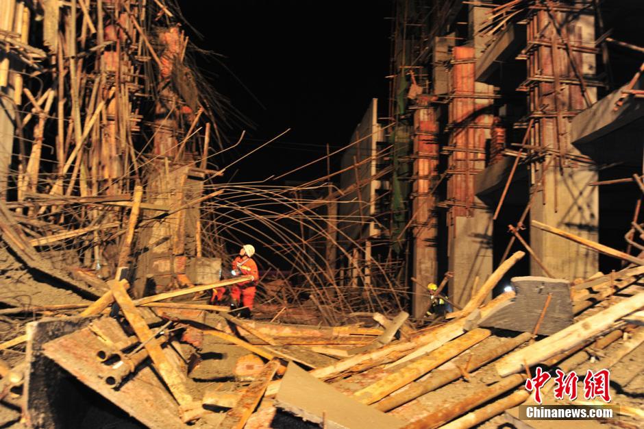 江西宜春:一工地混凝土浇筑坍塌 7人受伤[组图]_图片中国_中国网