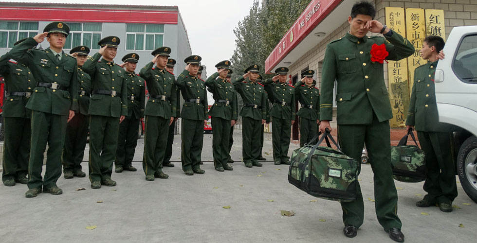 一个军礼，胜过千言万语