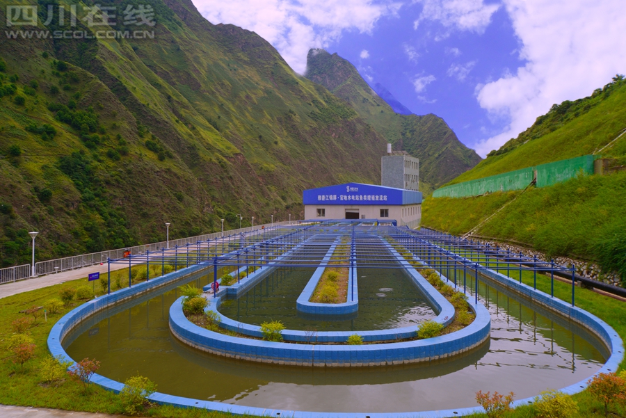 高峡出平湖 雅砻江锦屏水电站建成投产