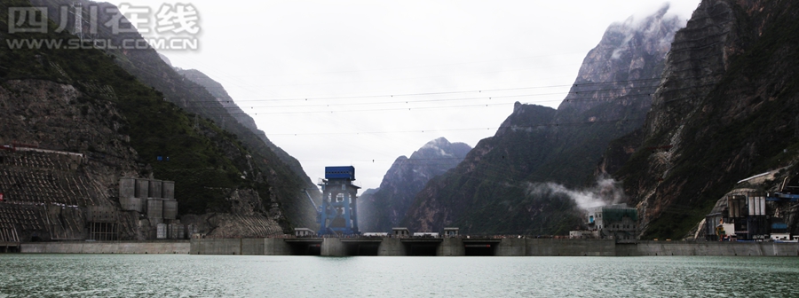 高峡出平湖 雅砻江锦屏水电站建成投产