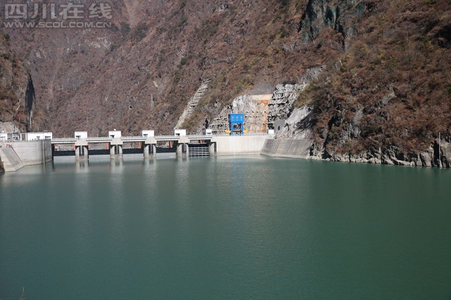 高峡出平湖 雅砻江锦屏水电站建成投产