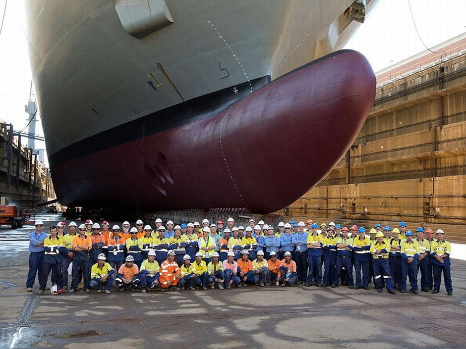 澳大利亞最大軍艦堪培拉號準航母入役[組圖]