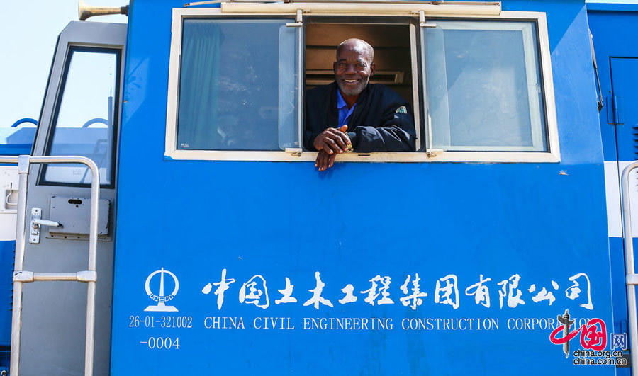 非洲首條中國標準現代化鐵路鋪通 設計最高時速150公里[組圖]