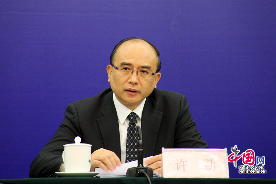 12月4日上午，深圳前海开发开放新闻发布会在北京人民大会堂举行。图为深圳市委副书记、市长许勤。