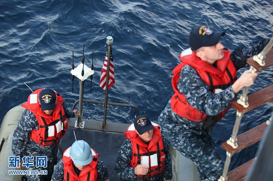 中美海军首次在亚丁湾举行海上联合演练[组图]