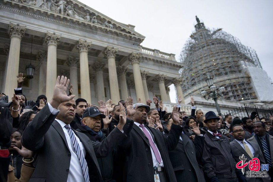 美国国会议员集会 抗议警察杀害黑人被免于起诉[组图]