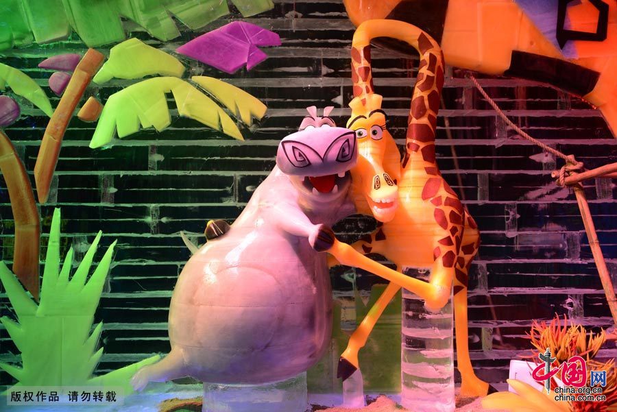 亚洲最大型室内冰雕展开幕 冰雕卡通形象“萌翻天”[组图]