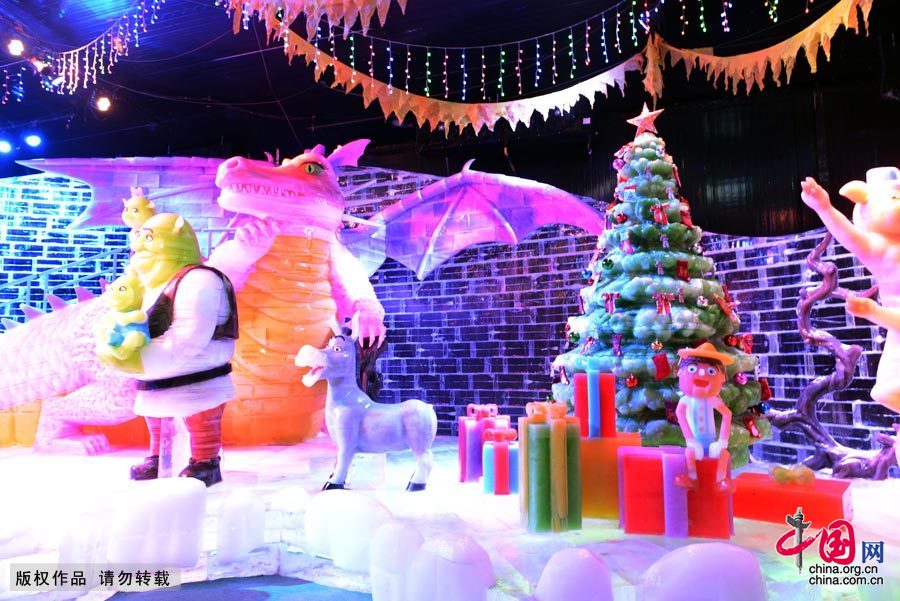 亚洲最大型室内冰雕展开幕 冰雕卡通形象“萌翻天”[组图
