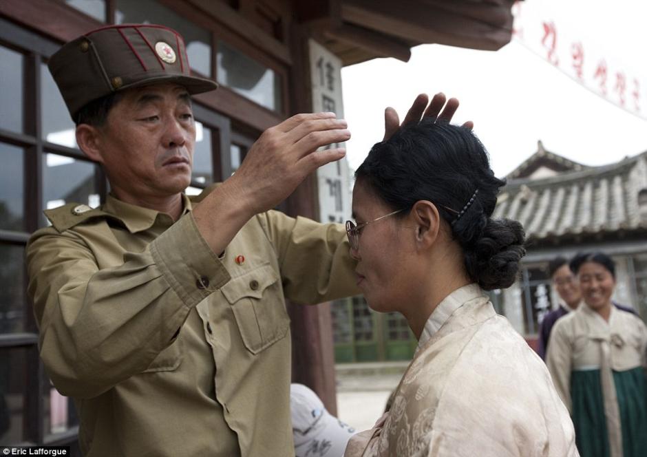 美国摄影师镜头记录朝鲜电影业的现状