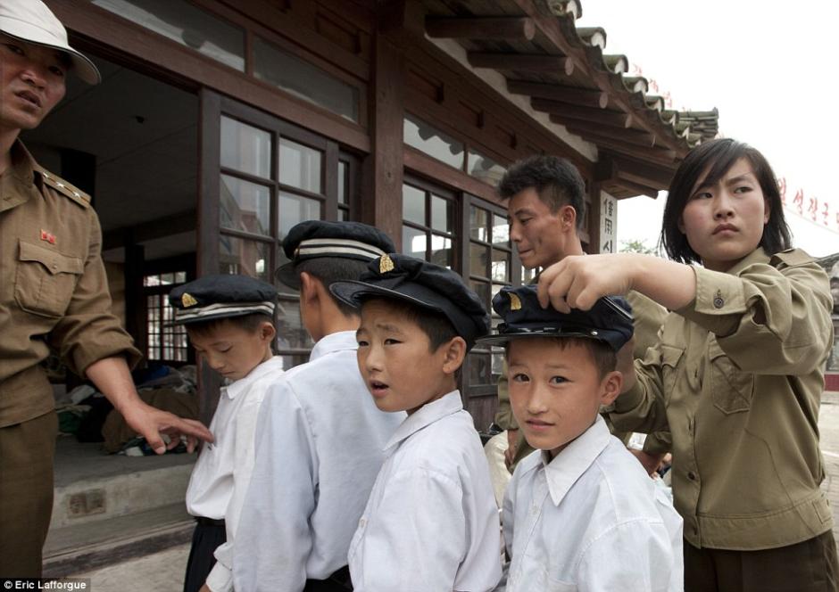 美國攝影師鏡頭記錄朝鮮電影業(yè)的現(xiàn)狀