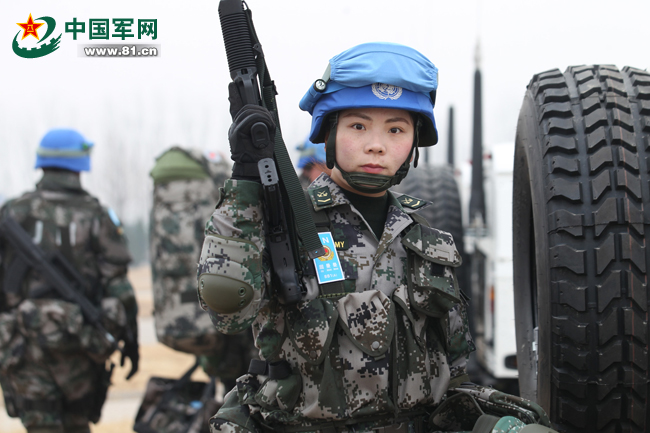 揭秘我国首支维和步兵营女兵班