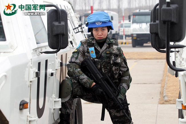 揭秘我国首支维和步兵营女兵班