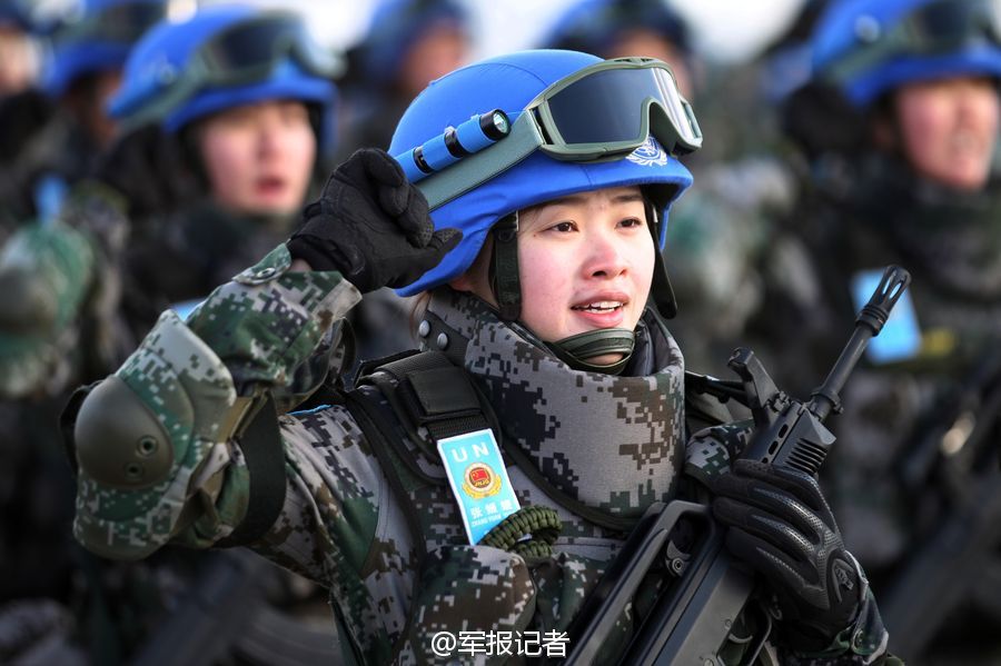 中国首次向海外派遣维和步兵营[组图]