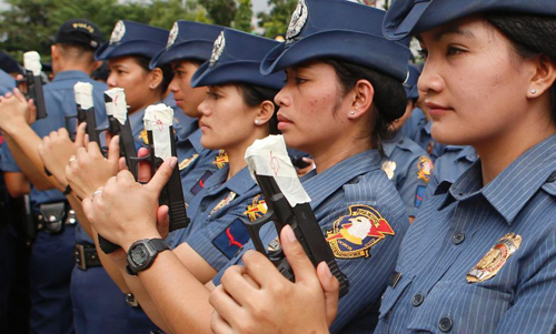 菲律宾警察"封枪 防止枪支走火