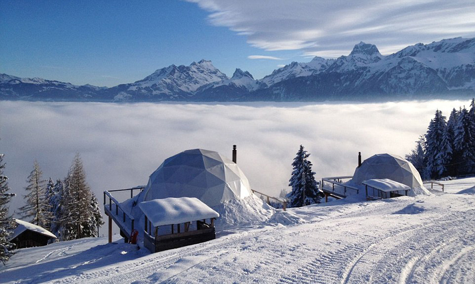 實拍阿爾卑斯山海拔1400米'冰屋'度假區美景