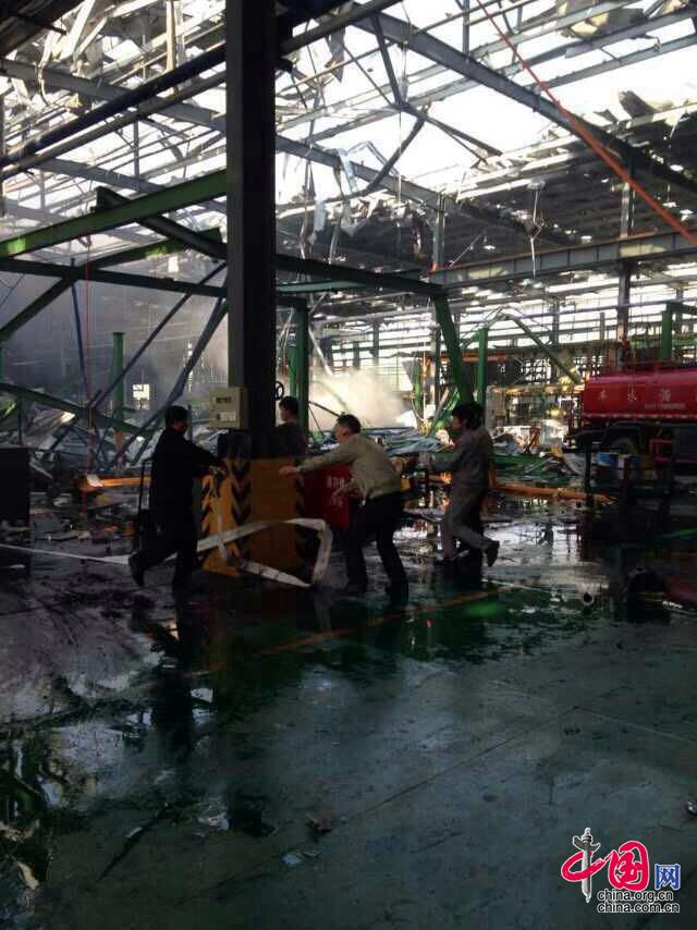 广东佛山工厂爆炸已致17人死亡20人受伤[组图]