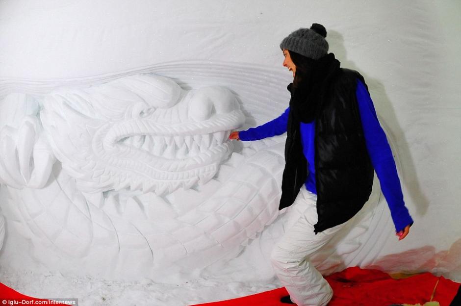 瑞士冰雪酒店受追捧 雪洞内泡热水澡乐享冰火两重天