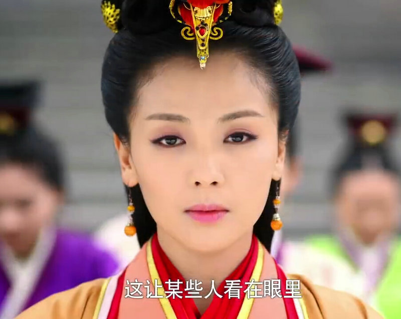 《芈月传》剧照曝光 孙俪抱黄轩生死与共同刘