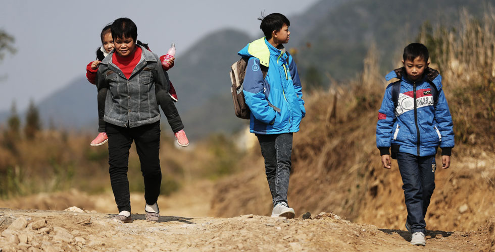 “中国式”花甲陪读人