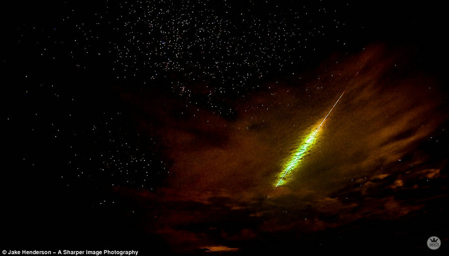 双子座流星雨每小时100颗点亮夜空