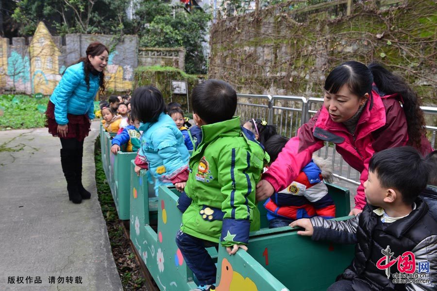重庆幼儿园小火车如“迪士尼”跑28年
