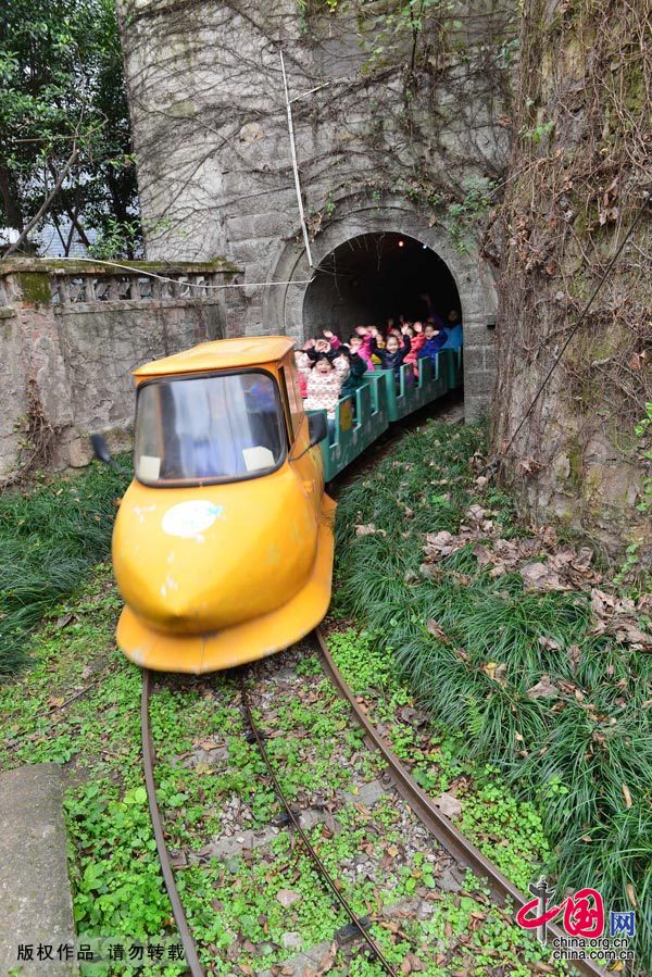 重庆幼儿园小火车如“迪士尼”跑28年