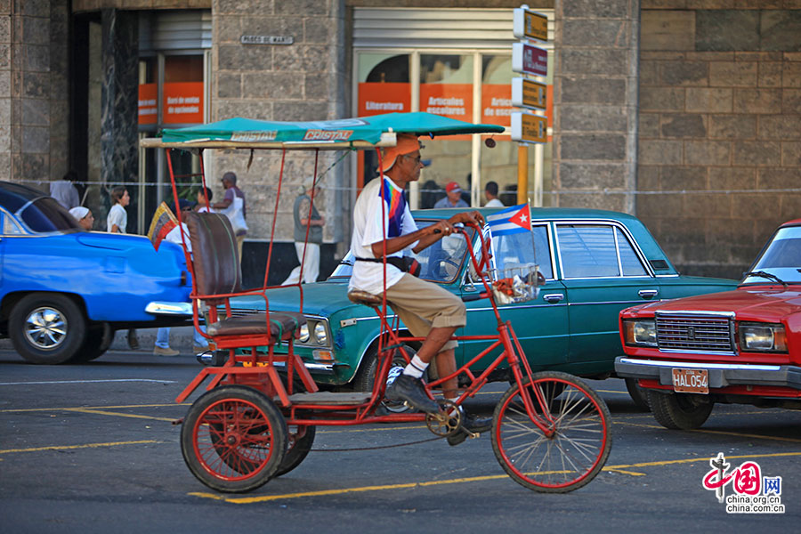 人力三轮是哈瓦那的外国游客主要交通工具之一