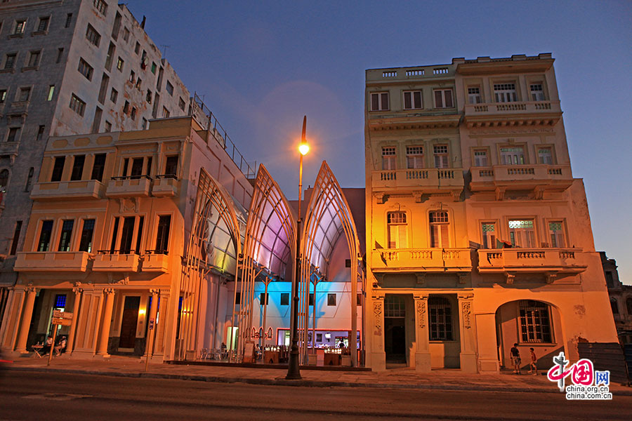 夜色下的哈瓦那旧城