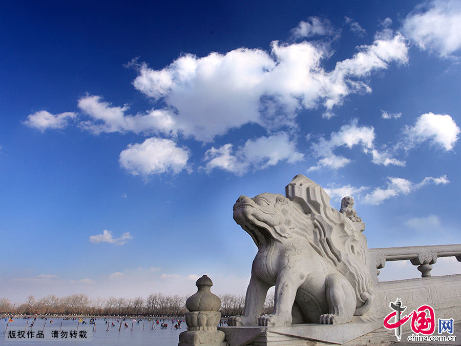 藍天下冬季頤和園的秀麗風光。中國網圖片庫 艾經緯/攝