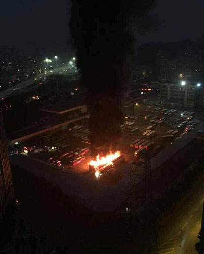 广东佛山顺德客运站3辆客车起火爆炸