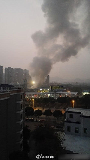 广东佛山顺德客运站3辆客车起火爆炸