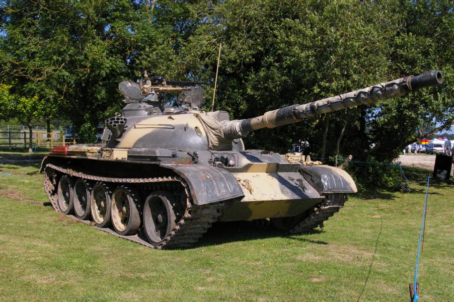 巴西警察查贼赃竟搜出两辆坦克