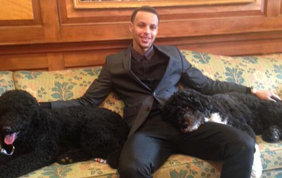 库里受奥巴马接见 承诺会率队夺冠再访白宫