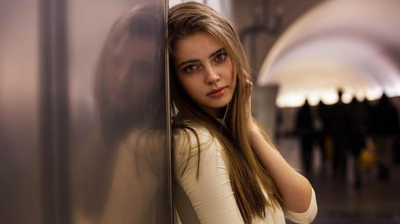 <em>29岁女子穷游</em>37国专拍正妹