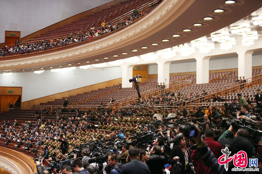 3月3日，中国人民政治协商会议第十二届全国委员会第三次会议开幕现场。 中国网记者 杨佳摄影