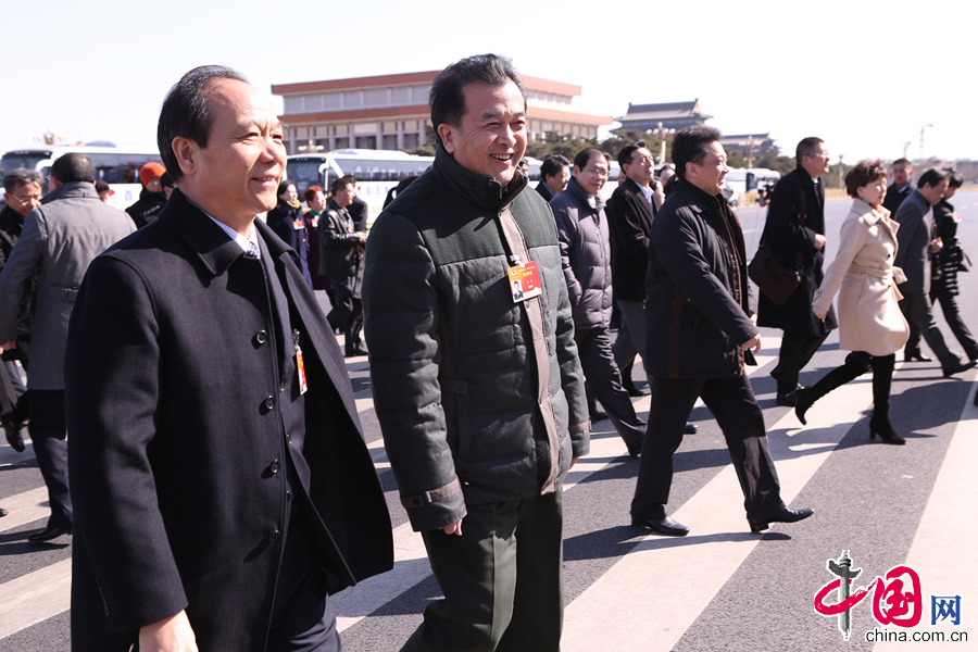 全国政协十二届三次会议第二次全体会在人民大会堂举行[组图]