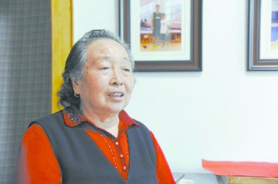 雷锋在鞍山曾兼职教员 主要负责初中语文教学