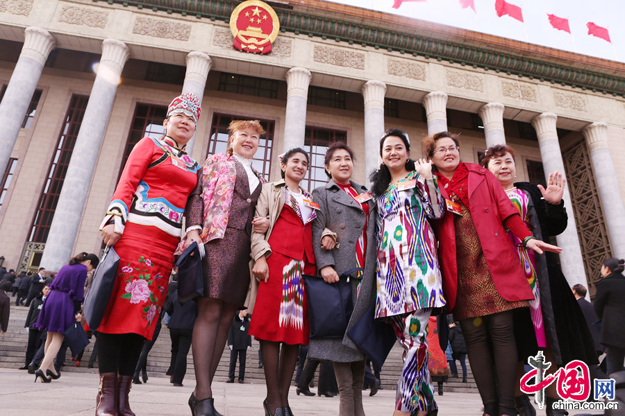 <em>两会妇女</em>节特稿: 两会上的美女_中国国情_中国