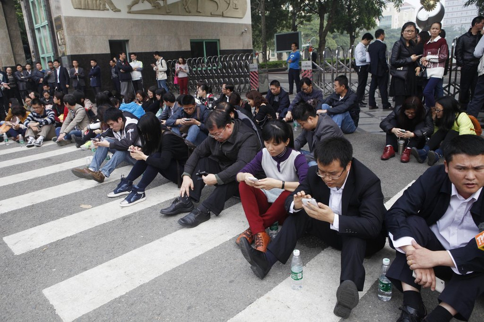 东莞光明中学百余老师集体停课 要求提高福利