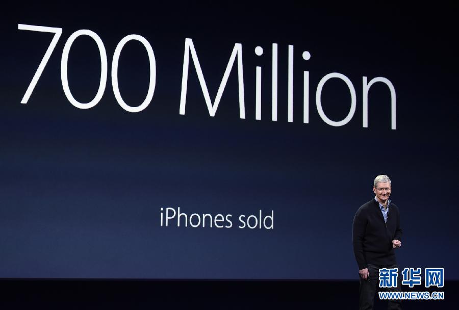 3月9日，在美國加州舊金山，蘋果公司首席執行官蒂姆·庫克出席發佈會。當日，蘋果公司在美國加州舊金山舉行2015年春季發佈會。新華社發
