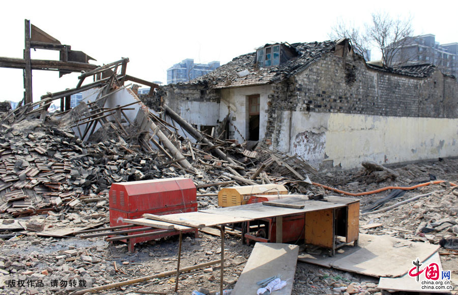 2015年3月11日，江蘇南京，清代老宅殘存部分墻體頹敗。中國網圖片庫 王啟明/攝