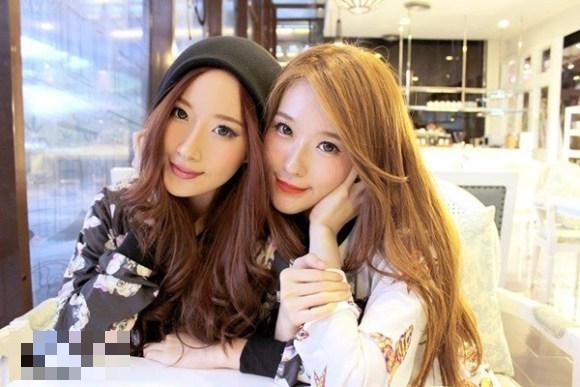 双胞胎姐妹花海量私照曝光 姐妹绝色颜值爆表