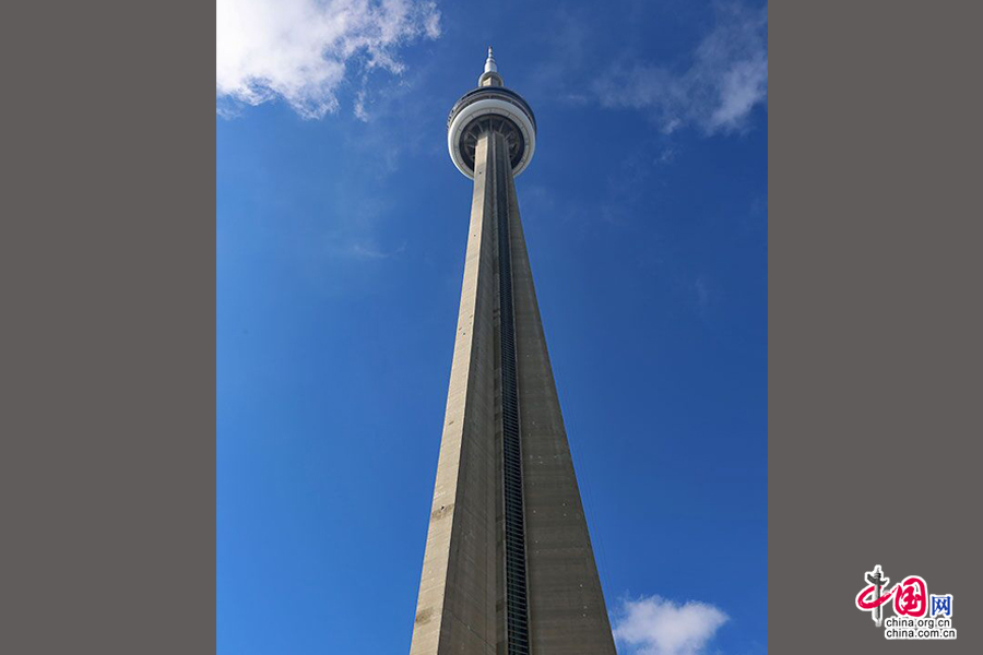 高达553米的CN塔是多伦多的标志