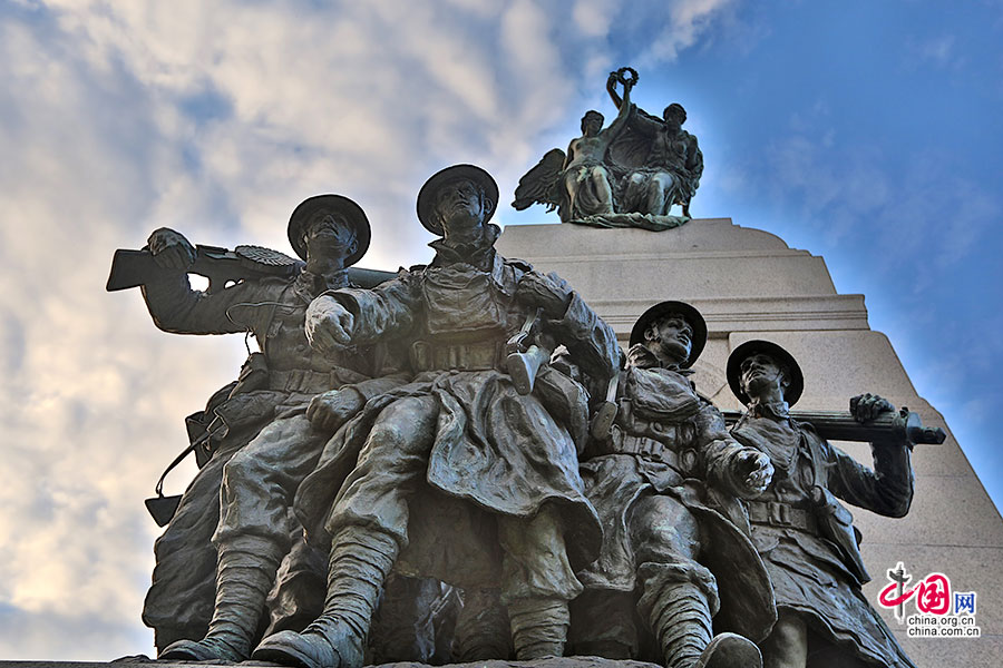纪念碑青铜群雕反映第一次世界大战加国官兵行军途中场面