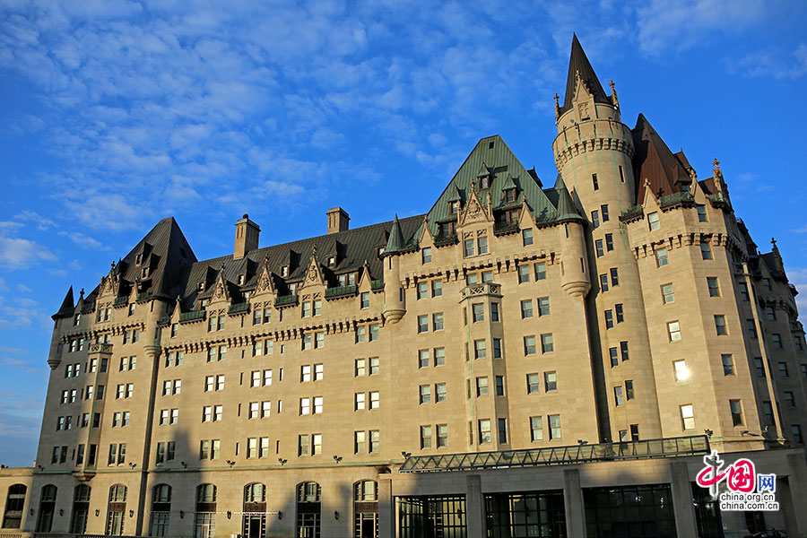费尔蒙特洛里埃城堡酒店是加拿大最负盛名的酒店