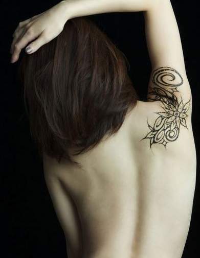 组图:日女星杉本有美黑白大片 裸背诱惑<em>性感</em>无