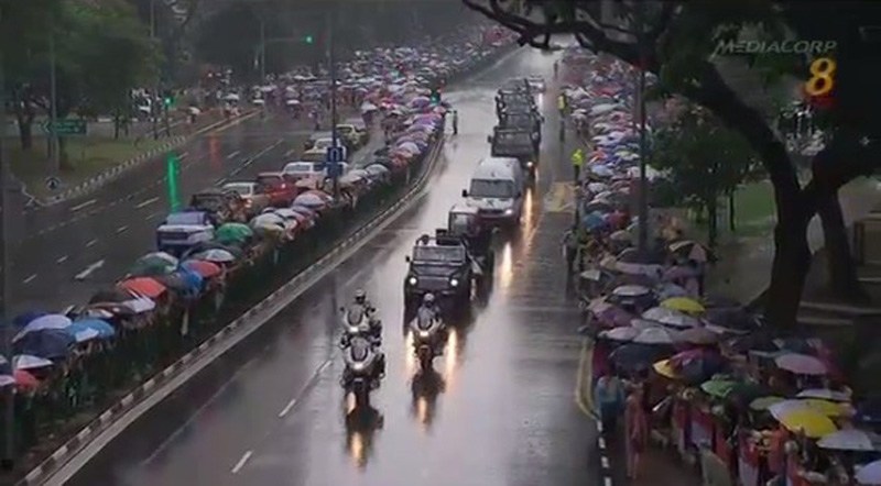 新加坡民众雨中送别建国总理李光耀